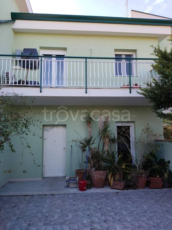 casa indipendente in vendita ad Altavilla Milicia
