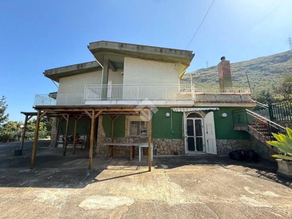 casa indipendente in vendita ad Altavilla Milicia