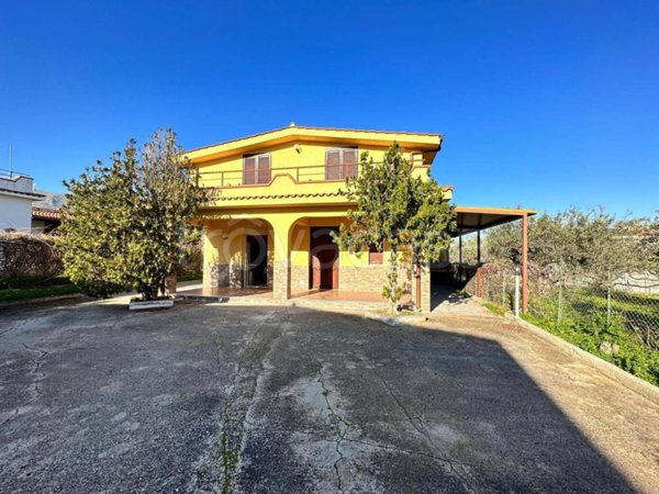 casa indipendente in vendita ad Altavilla Milicia