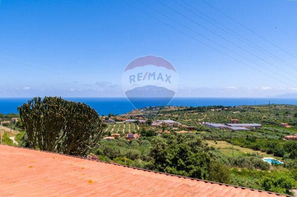 casa indipendente in vendita ad Altavilla Milicia