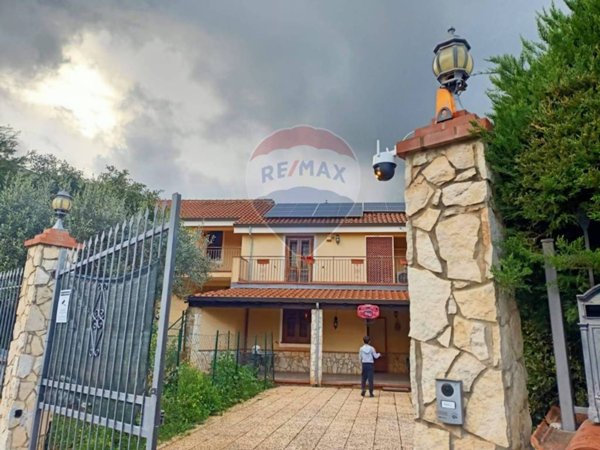 appartamento in vendita ad Altavilla Milicia