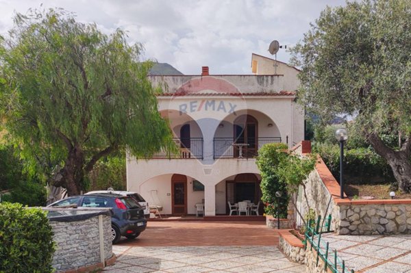 casa indipendente in vendita ad Altavilla Milicia