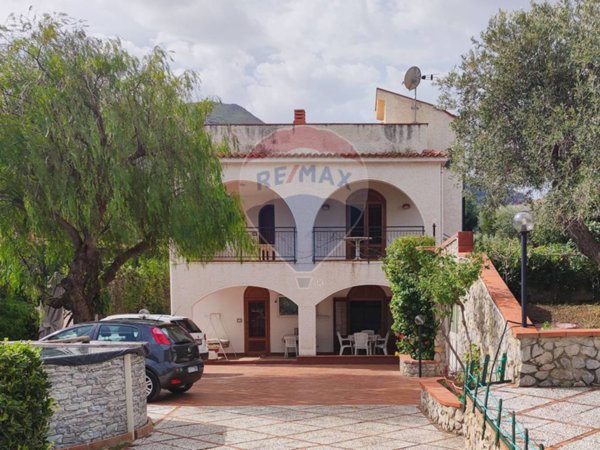casa indipendente in vendita ad Altavilla Milicia