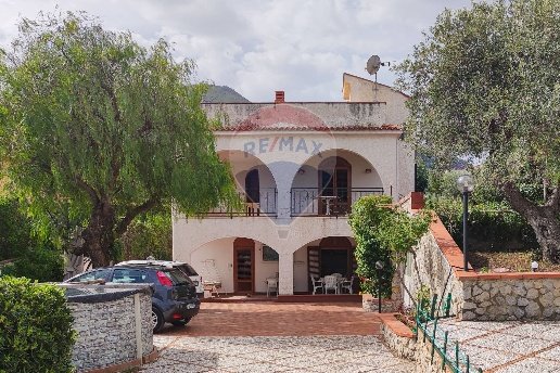 casa indipendente in vendita ad Altavilla Milicia