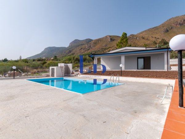 casa indipendente in vendita ad Altavilla Milicia