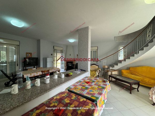 casa indipendente in vendita ad Altavilla Milicia in zona Torre Colonna