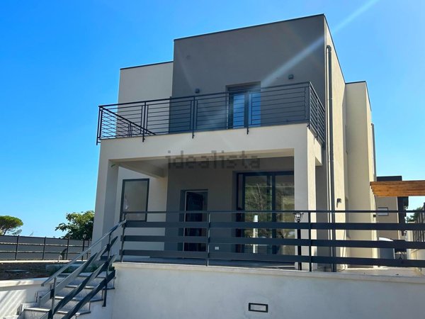 casa indipendente in vendita ad Altavilla Milicia