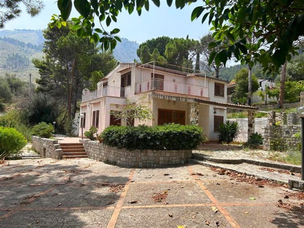 casa indipendente in vendita ad Altavilla Milicia