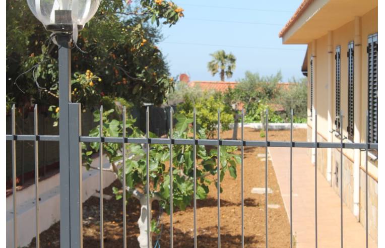 casa indipendente in vendita ad Altavilla Milicia