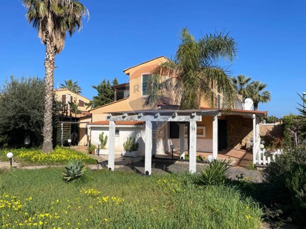 casa indipendente in vendita ad Altavilla Milicia