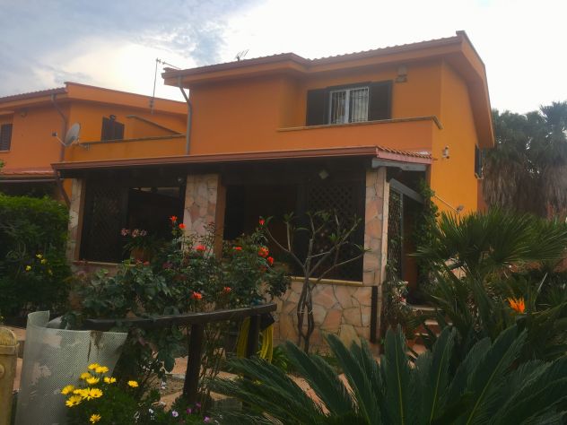 casa indipendente in vendita ad Altavilla Milicia