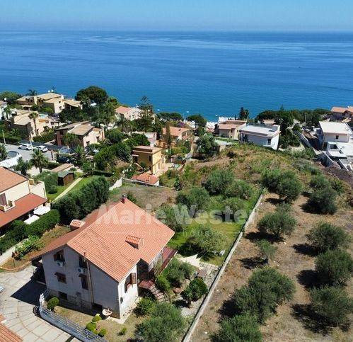 casa indipendente in vendita ad Altavilla Milicia in zona Torre Colonna