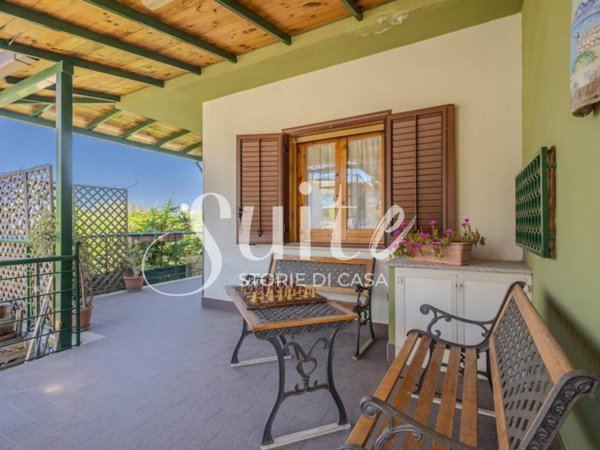 casa indipendente in vendita ad Altavilla Milicia in zona Torre Colonna
