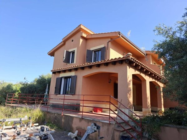 casa indipendente in vendita ad Altavilla Milicia