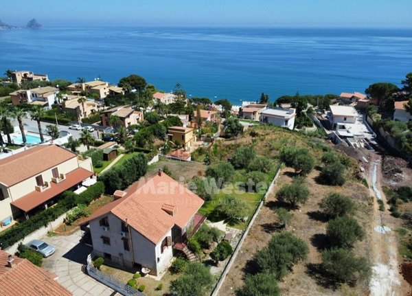 casa indipendente in vendita ad Altavilla Milicia