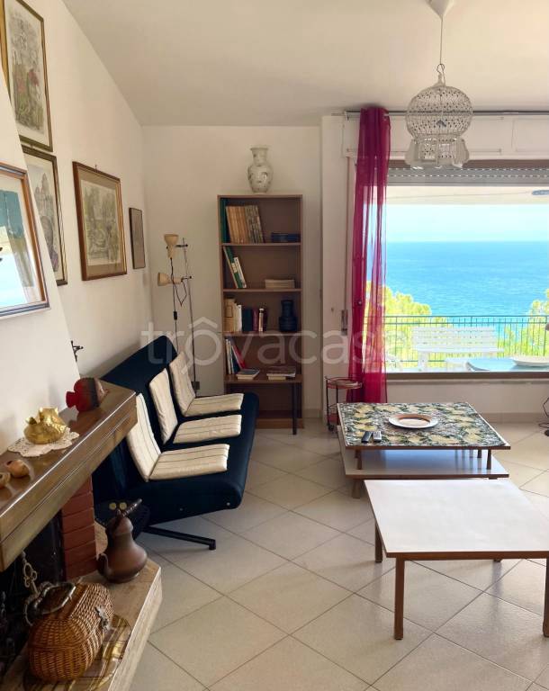 casa indipendente in vendita ad Altavilla Milicia