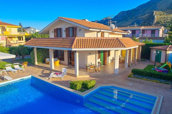 casa indipendente in vendita ad Altavilla Milicia