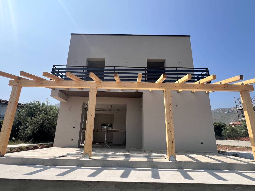 casa indipendente in vendita ad Altavilla Milicia in zona Torre Colonna