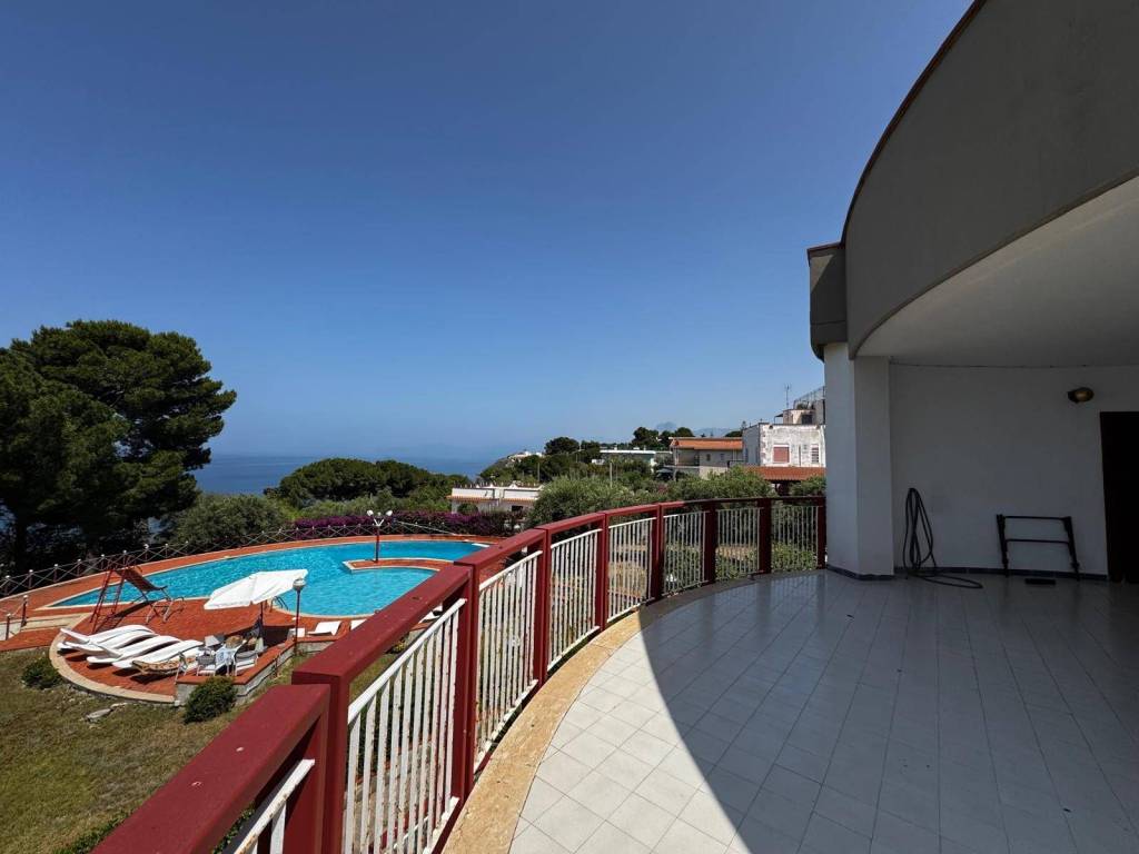 casa indipendente in vendita ad Altavilla Milicia in zona Torre Colonna