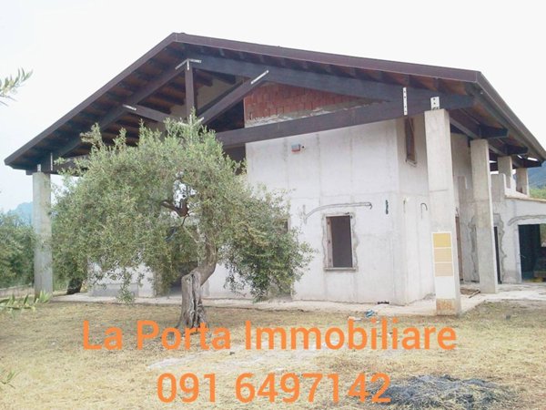 negozio in vendita ad Altavilla Milicia
