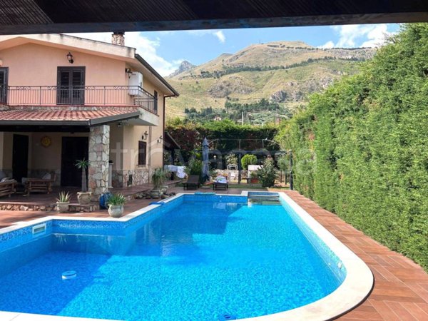 casa indipendente in vendita ad Altavilla Milicia
