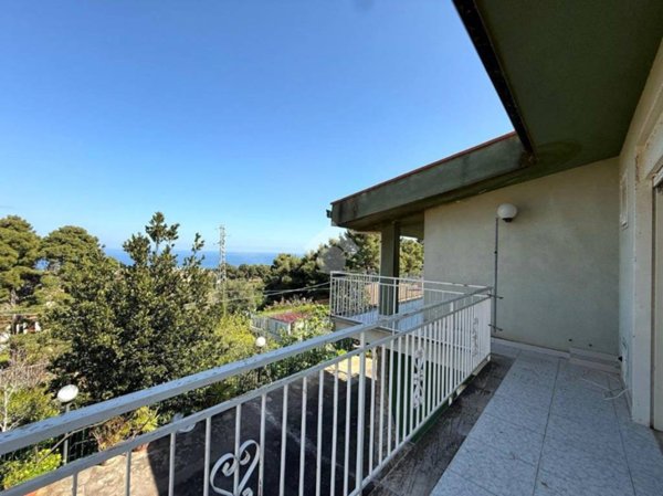casa indipendente in vendita ad Altavilla Milicia