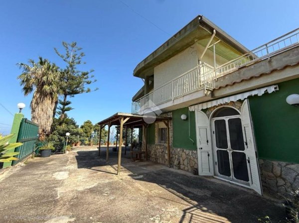 casa indipendente in vendita ad Altavilla Milicia