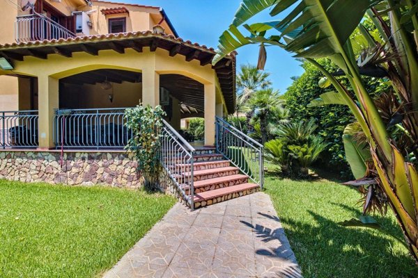 casa indipendente in vendita ad Altavilla Milicia