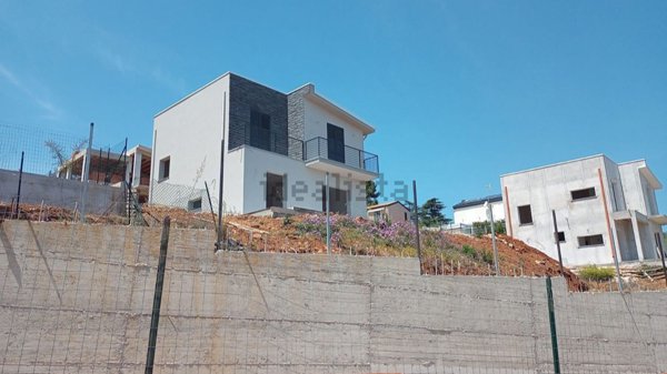 casa indipendente in vendita ad Altavilla Milicia in zona Torre Colonna