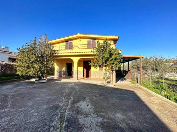 casa indipendente in vendita ad Altavilla Milicia in zona Torre Colonna