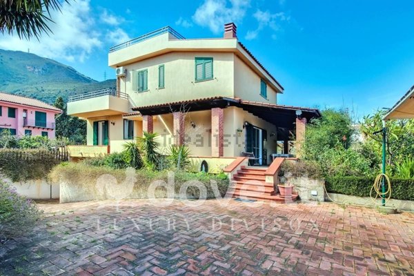 casa indipendente in vendita ad Altavilla Milicia