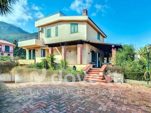 casa indipendente in vendita ad Altavilla Milicia