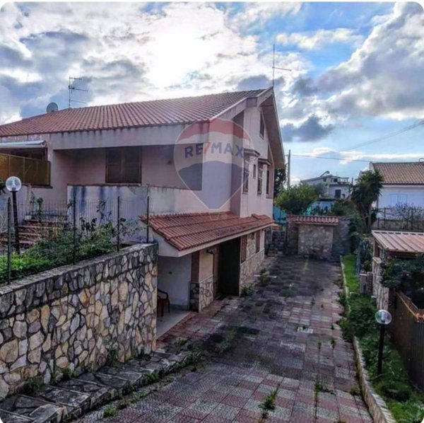 casa indipendente in vendita ad Altavilla Milicia