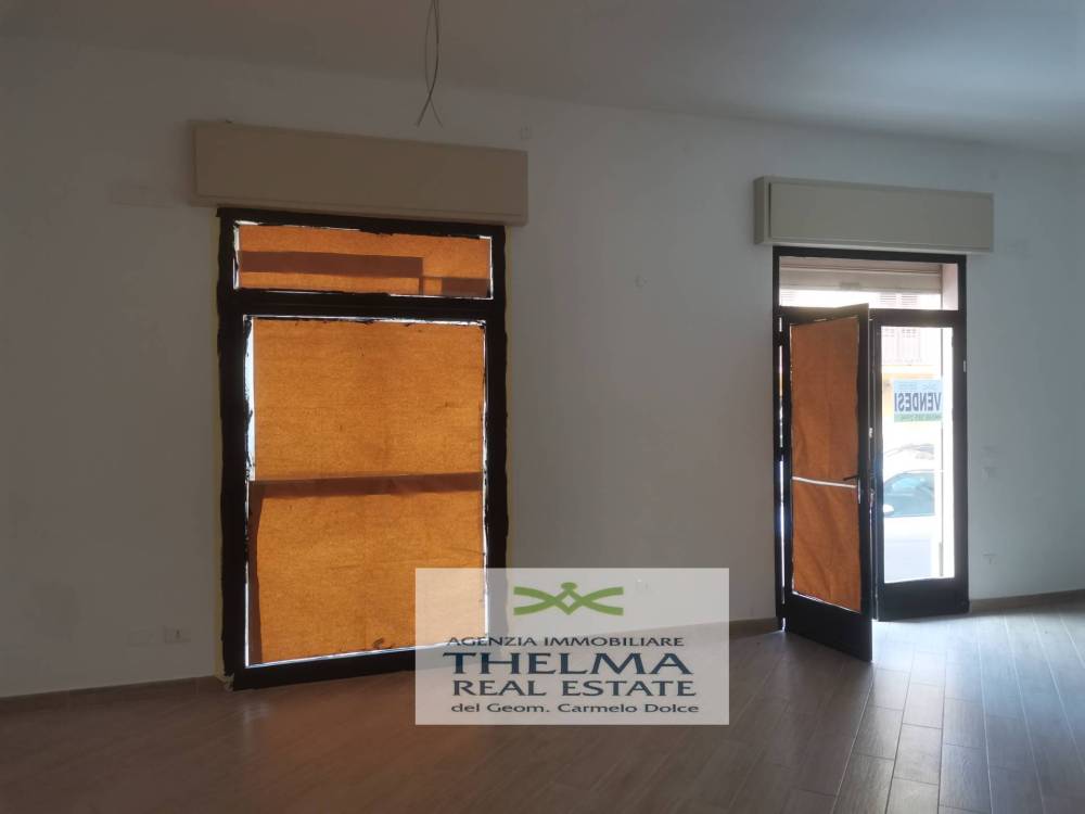 negozio in vendita ad Altavilla Milicia