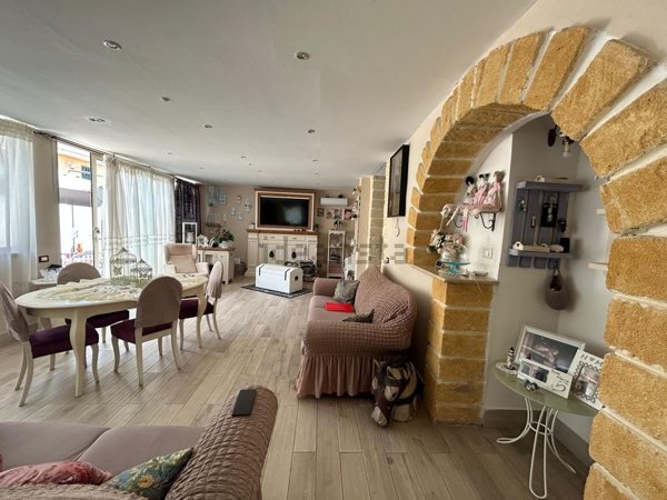 casa indipendente in vendita ad Altavilla Milicia