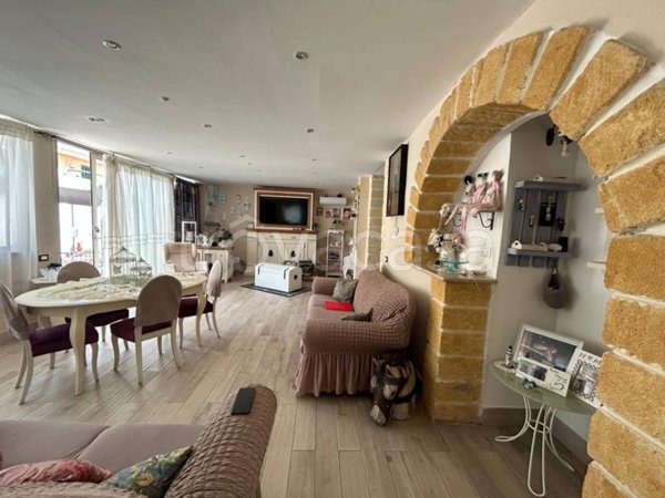casa indipendente in vendita ad Altavilla Milicia
