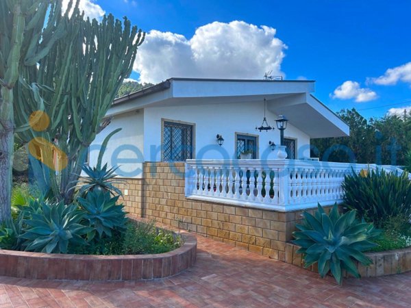 casa indipendente in vendita ad Altavilla Milicia