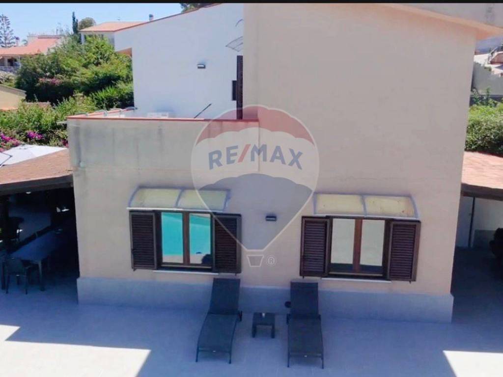 casa indipendente in vendita ad Altavilla Milicia in zona Torre Colonna