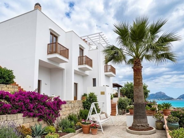 casa indipendente in vendita ad Altavilla Milicia