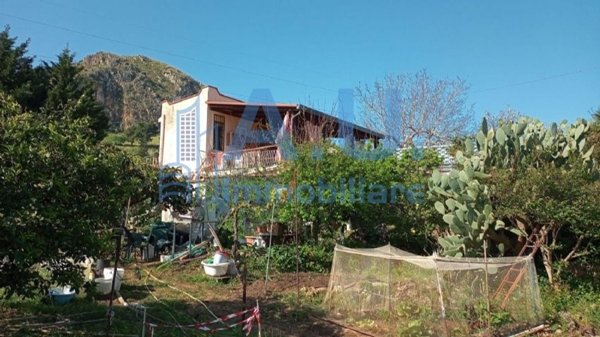 casa indipendente in vendita ad Altavilla Milicia