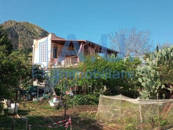 casa indipendente in vendita ad Altavilla Milicia