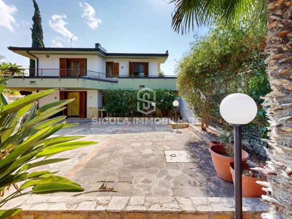 casa indipendente in vendita ad Altavilla Milicia
