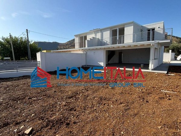 casa indipendente in vendita ad Altavilla Milicia in zona Torre Colonna