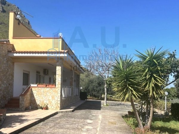 casa indipendente in vendita ad Altavilla Milicia