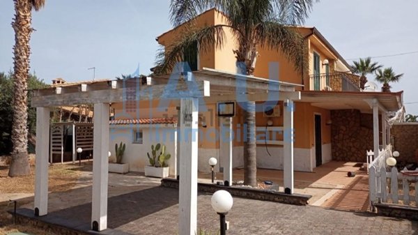 casa indipendente in vendita ad Altavilla Milicia