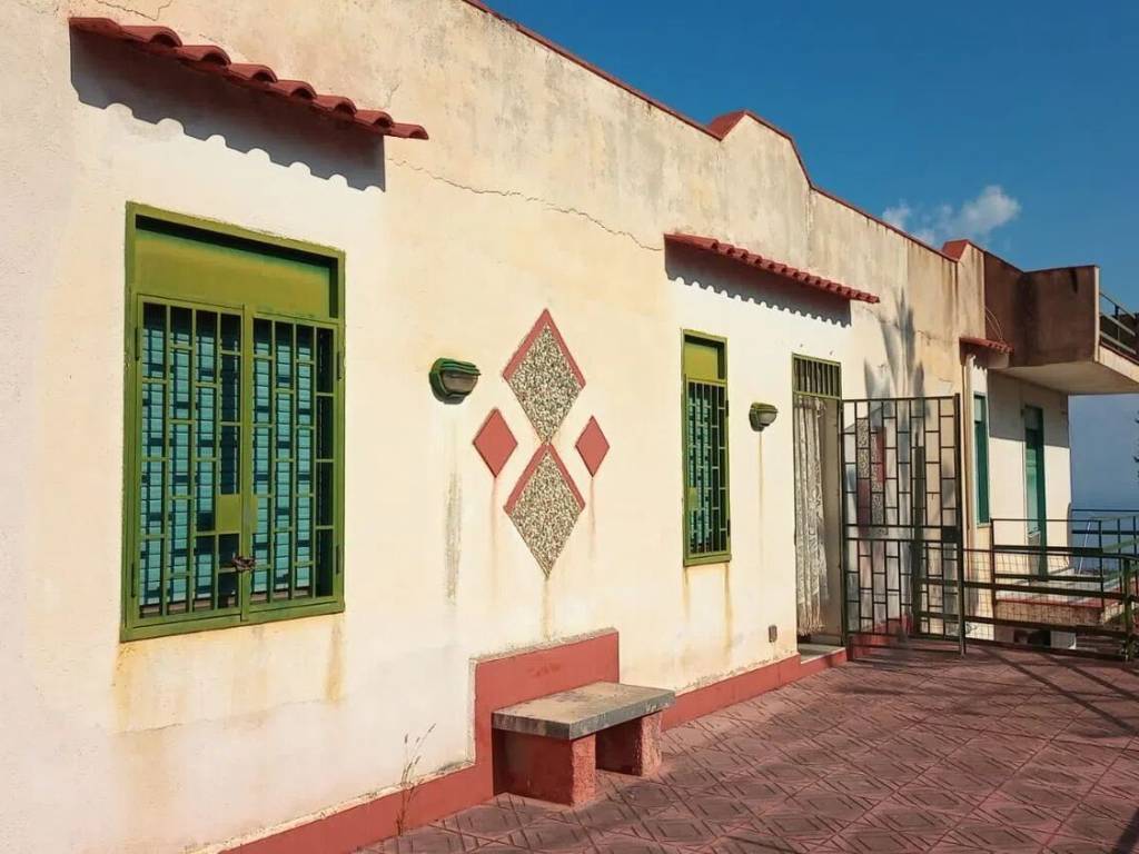 casa indipendente in vendita ad Altavilla Milicia in zona Torre Colonna