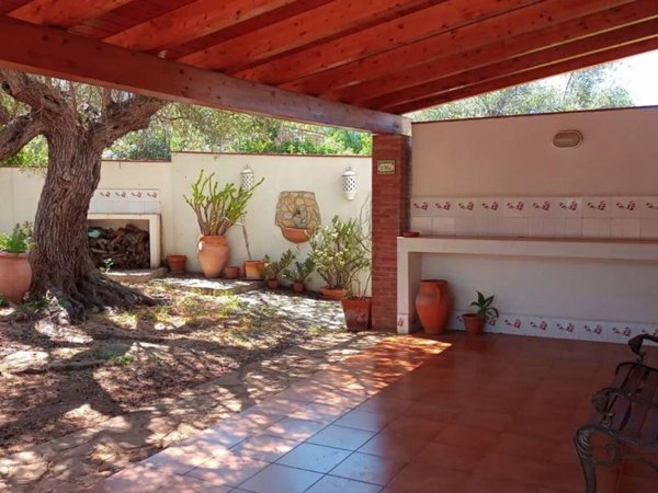 casa indipendente in vendita ad Altavilla Milicia in zona Torre Colonna