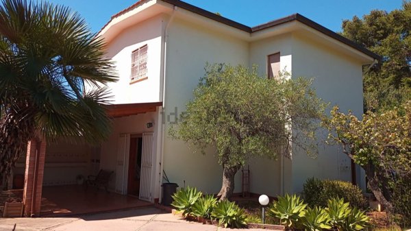 casa indipendente in vendita ad Altavilla Milicia