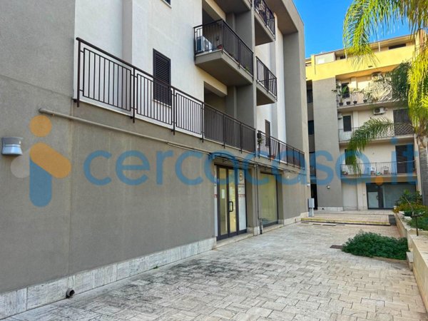 locale commerciale in vendita ad Altavilla Milicia