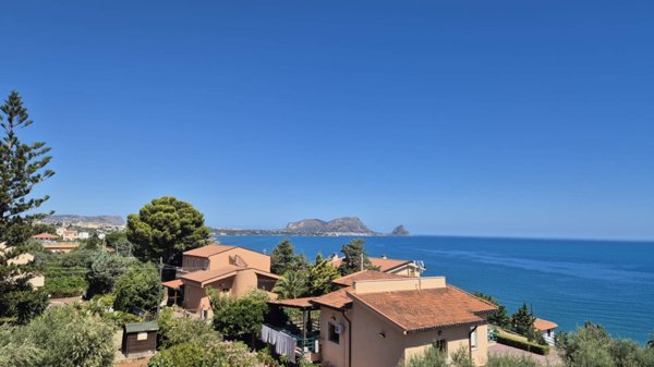 casa indipendente in vendita ad Altavilla Milicia